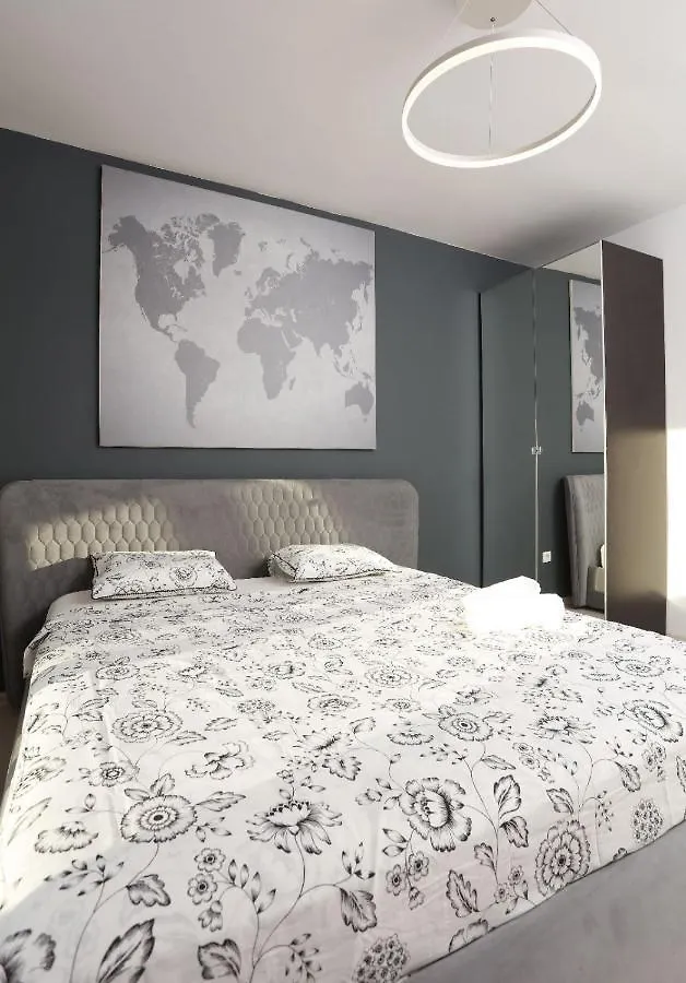 2 Bedroom Apartment With Amazing View In City Center Bucareste